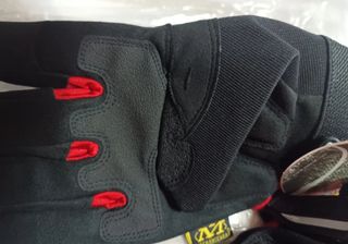 Guantes Mechanix rojos