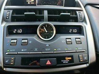 Lexus NX 2.5 300h Premium 2WD