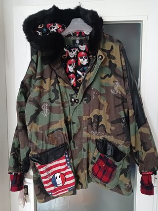 Chaqueta PIA BOLTE con capucha