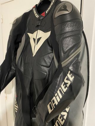 Mono de cuero dainese una pieza laguna seca