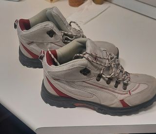 Botas de montaña de mujer.