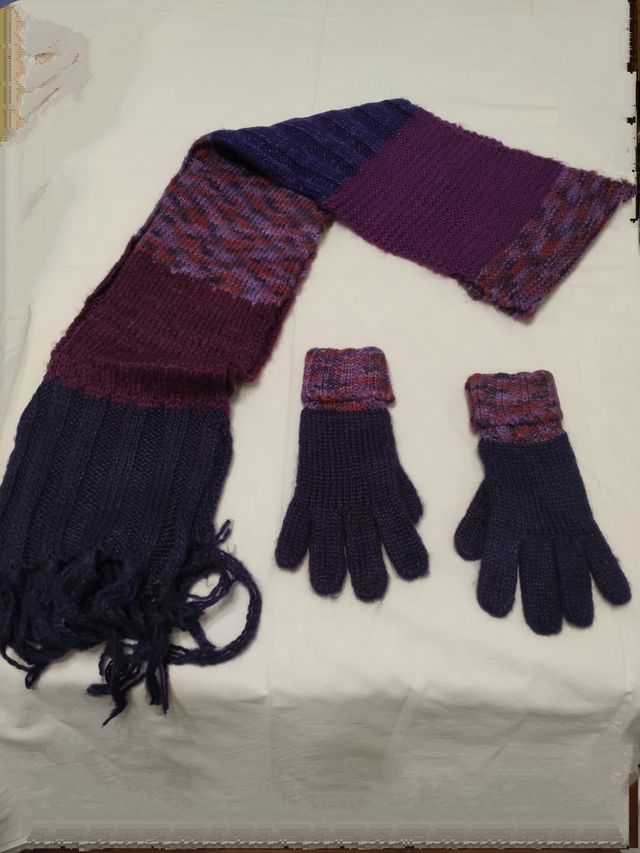 Set guanti e sciarpa