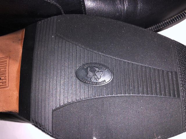 Zapato de Piel. Con cordones. Nuevo.