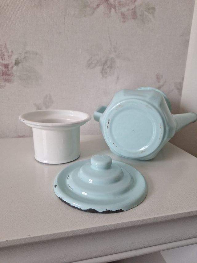 Cafetera de Metal Esmaltado Francesa