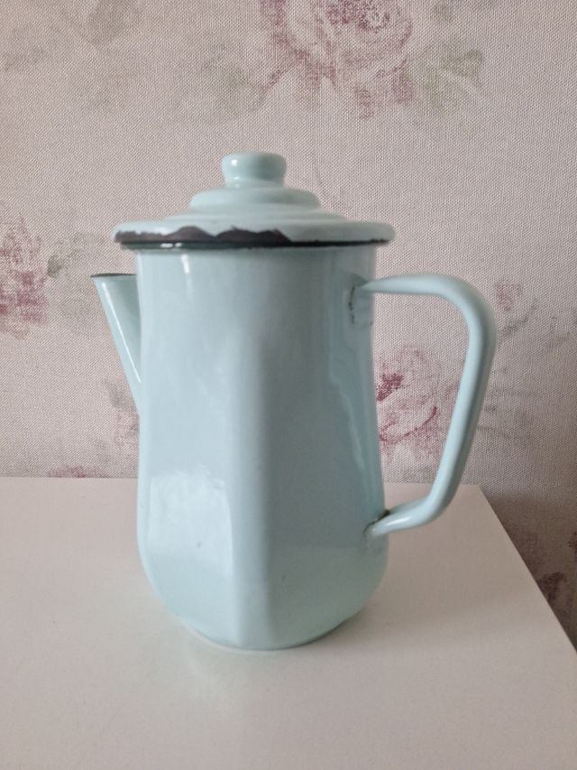 Cafetera de Metal Esmaltado Francesa