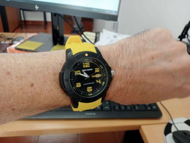 Reloj suizo sumergible TIME FORCE