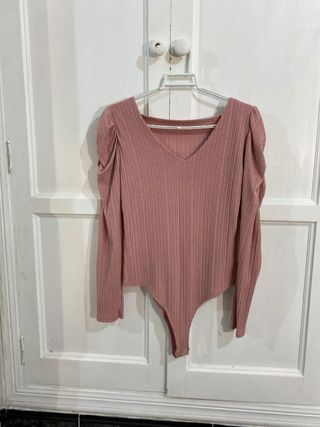 Body rosa de mangas largas