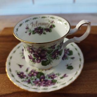 6 Tazas y platos café, Royal Albert, Flor del Mes.