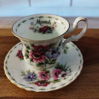 6 Tazas y platos café, Royal Albert, Flor del Mes.