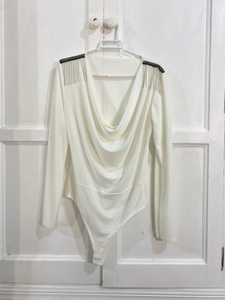 Body blanco de mangas largas