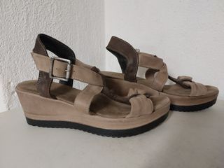Sandalo marrone misura 40