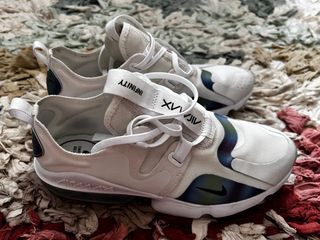 Nike Air Max Infinity