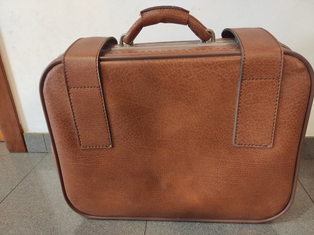 Maleta vintage Gladiator.