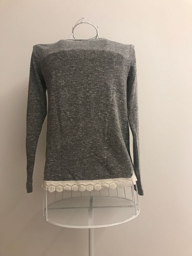 Camiseta gris con encaje talla 14 años