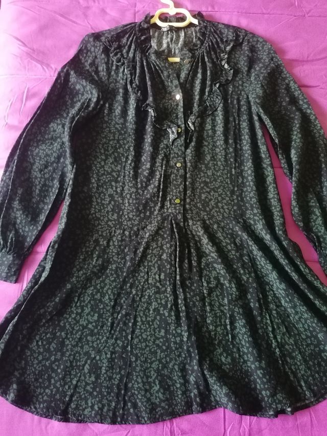 Vestido negro de flores Mango S