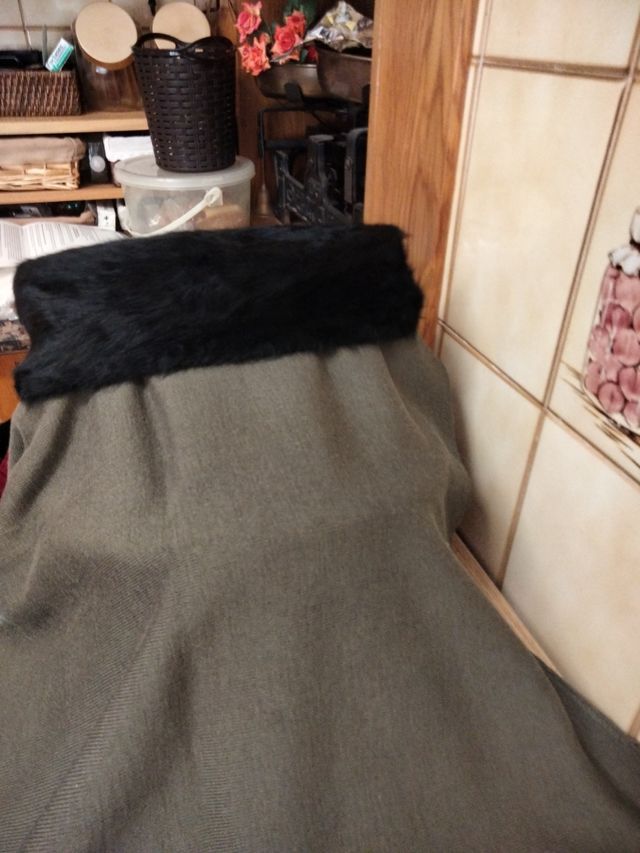 BOINA mujer negra pelo sintético