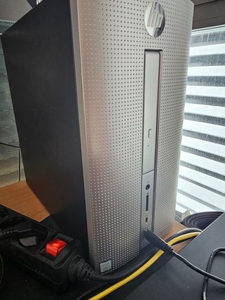 Ordenador sobremesa HP pavilion con Windows 10