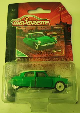 Coche DS 19 a escala - de coleccionista