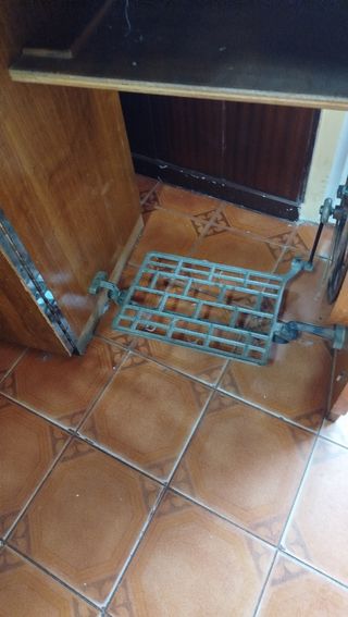 Maquina de coser Alfa antigua