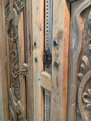 Puerta de madera antigua