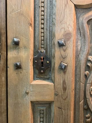 Puerta de madera antigua
