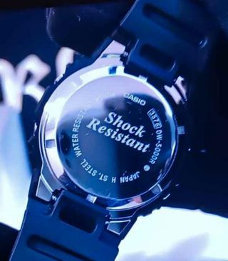 Reloj casio gshock DW-5000R-1A redicion
