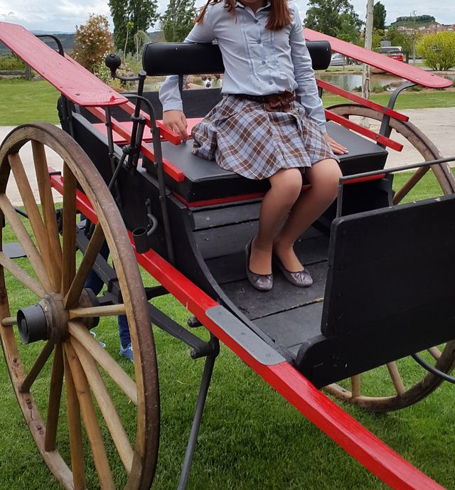 Camisa azul marca miranda talla 10 años.