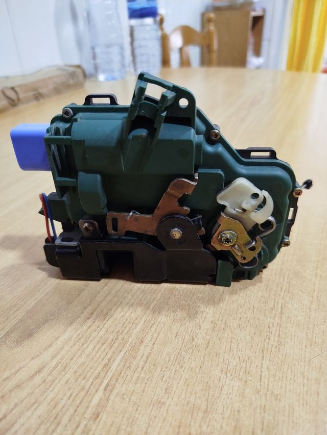 Cerradura Derecha Seat Ibiza III