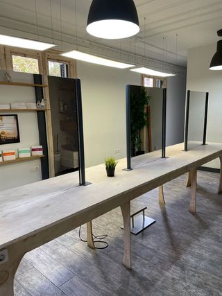 R- 7937566 Traspaso Peluqueria en Ciutat Vella