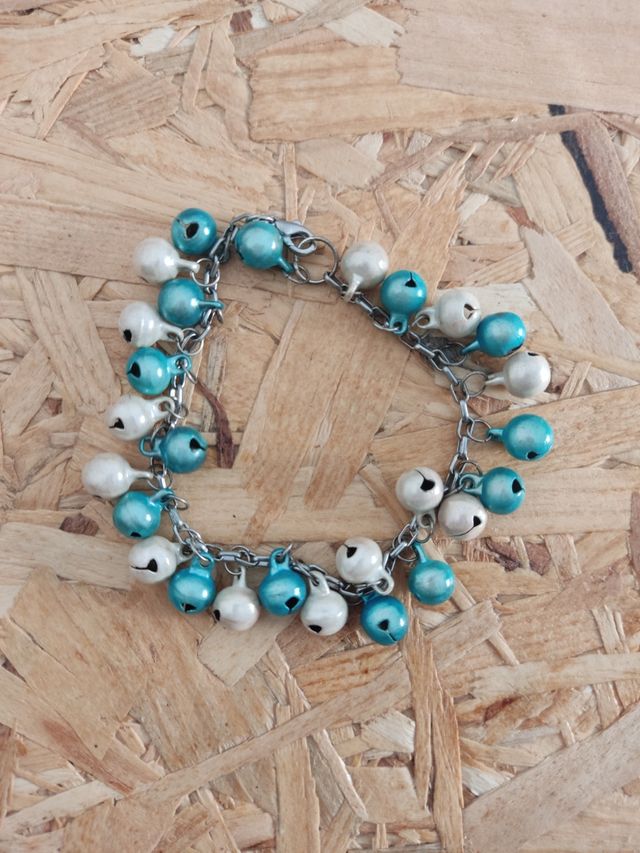 Pulsera de cascabeles