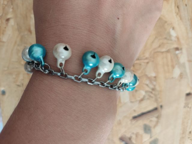 Pulsera de cascabeles