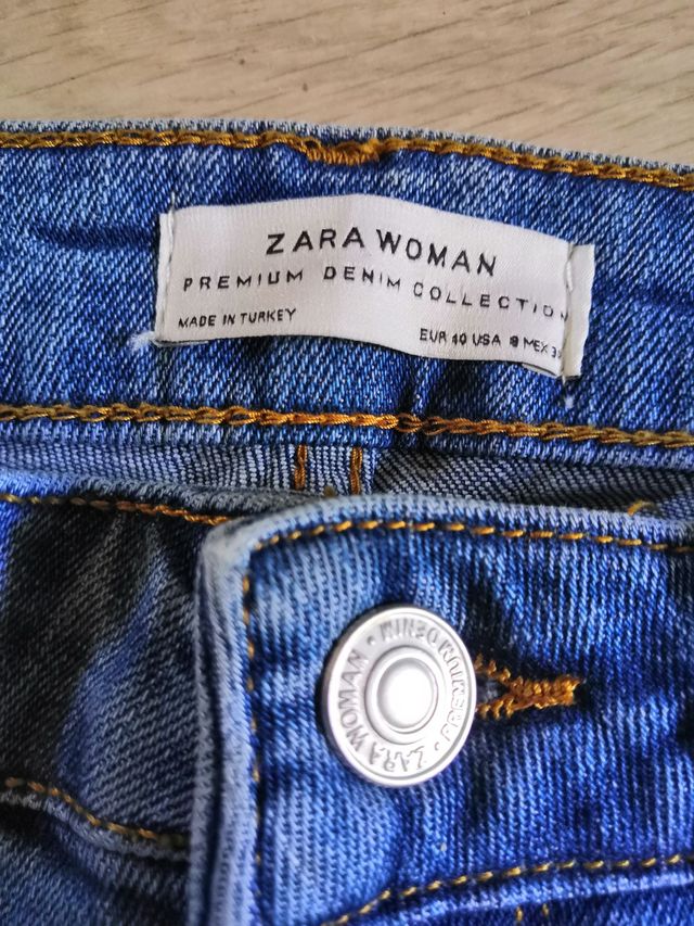 Vaquero bordado Zara