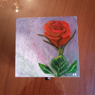 Cajita de madera con rosa