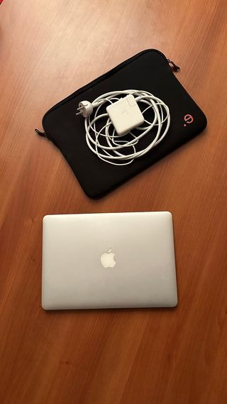 Apple Macbook Air