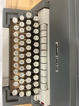 Maquina escribir olivetti vintaje