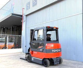 TORO TORITO ELEVADOR ELECTRICO OCASIÓN 3000 KG