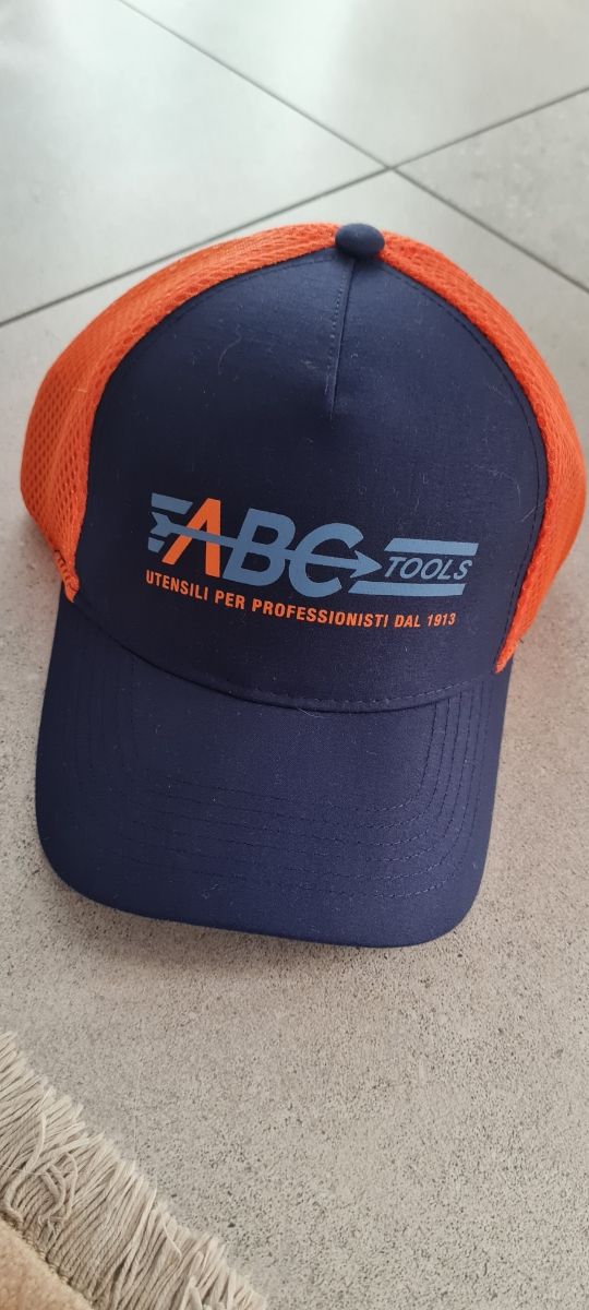 Cappellino con visiera