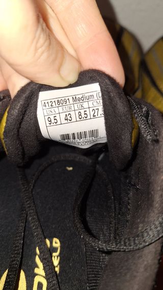 (T43) Zapatillas clavos atletismo Brooks Surge MD