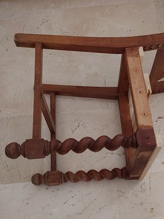 antiguo silla castellano de caoba tallada