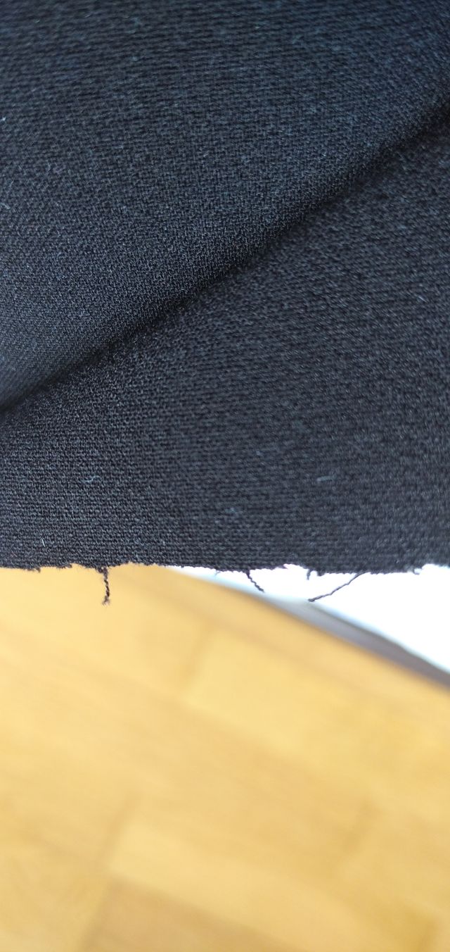 Retal tela crepe confección en negro