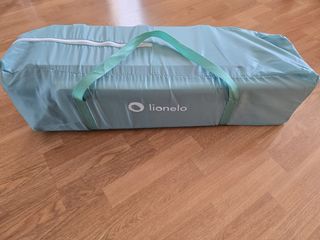 Cama de viaje para niños turquesa y gris