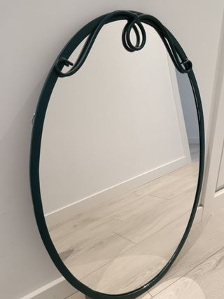 Tocador con espejo de forja verde oliva