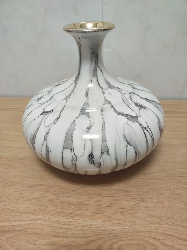 Jarrón de porcelana