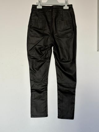 Pantalón cuero