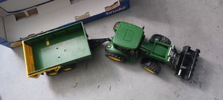 Tractor y cosechadora Bruder