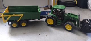 Tractor y cosechadora Bruder