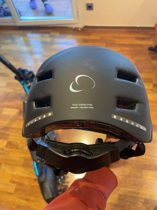 Patinete eléctrico smartgyroSpeedwayDGT con casco