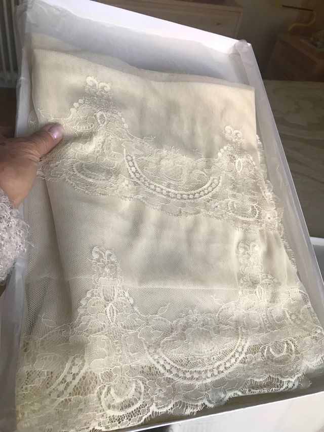 Mantilla color beige