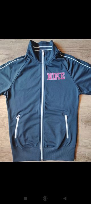 Sudadera Nike vintage de mujer.