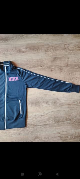 Sudadera Nike vintage de mujer.